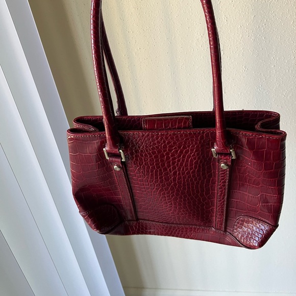 Red Purse Liz Claiborne - Picture 2 of 3